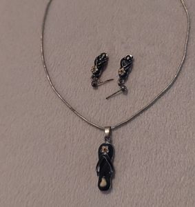 Novelty earrings  and necklace